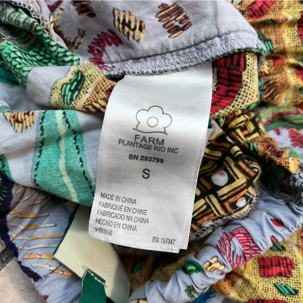 FARM Rio Pineapple Print Cropped Pants - Multicolor - Picture 6 of 9